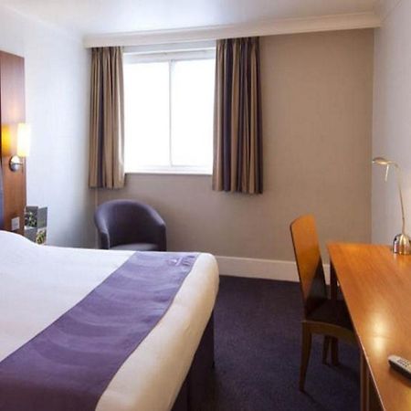 Premier Inn Premier Inn Sandhurst 샌드허스트 외부 사진